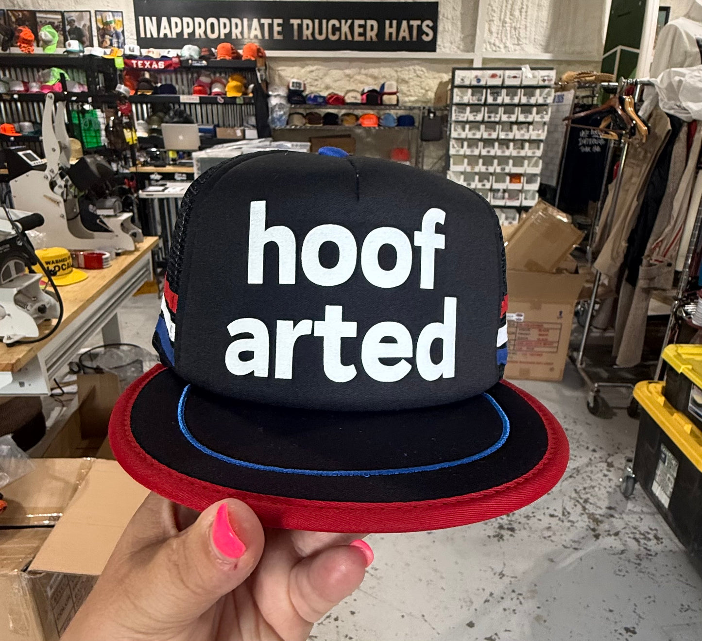 Hoof Arted (vintage black/red & white stripes)